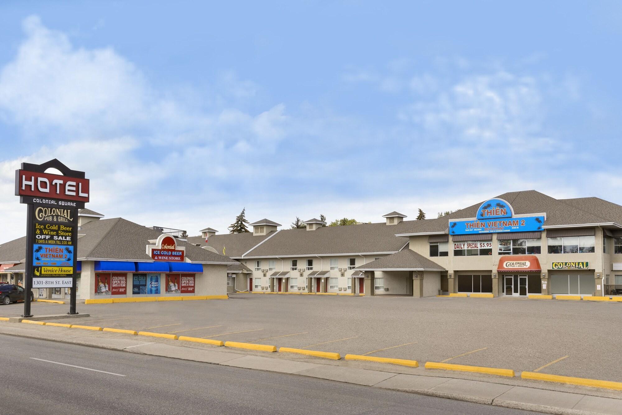 Colonial Square Inn & Suites Saskatoon Zewnętrze zdjęcie