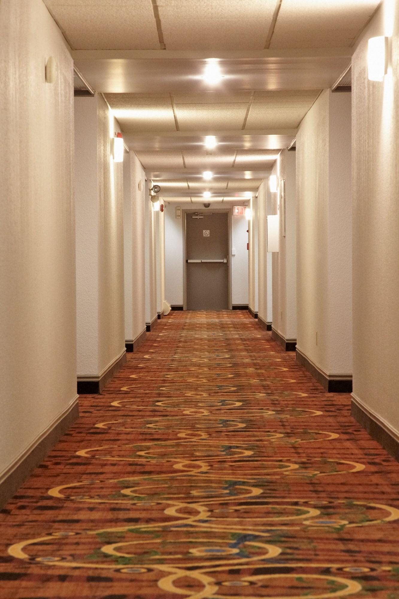 Colonial Square Inn & Suites Saskatoon Zewnętrze zdjęcie