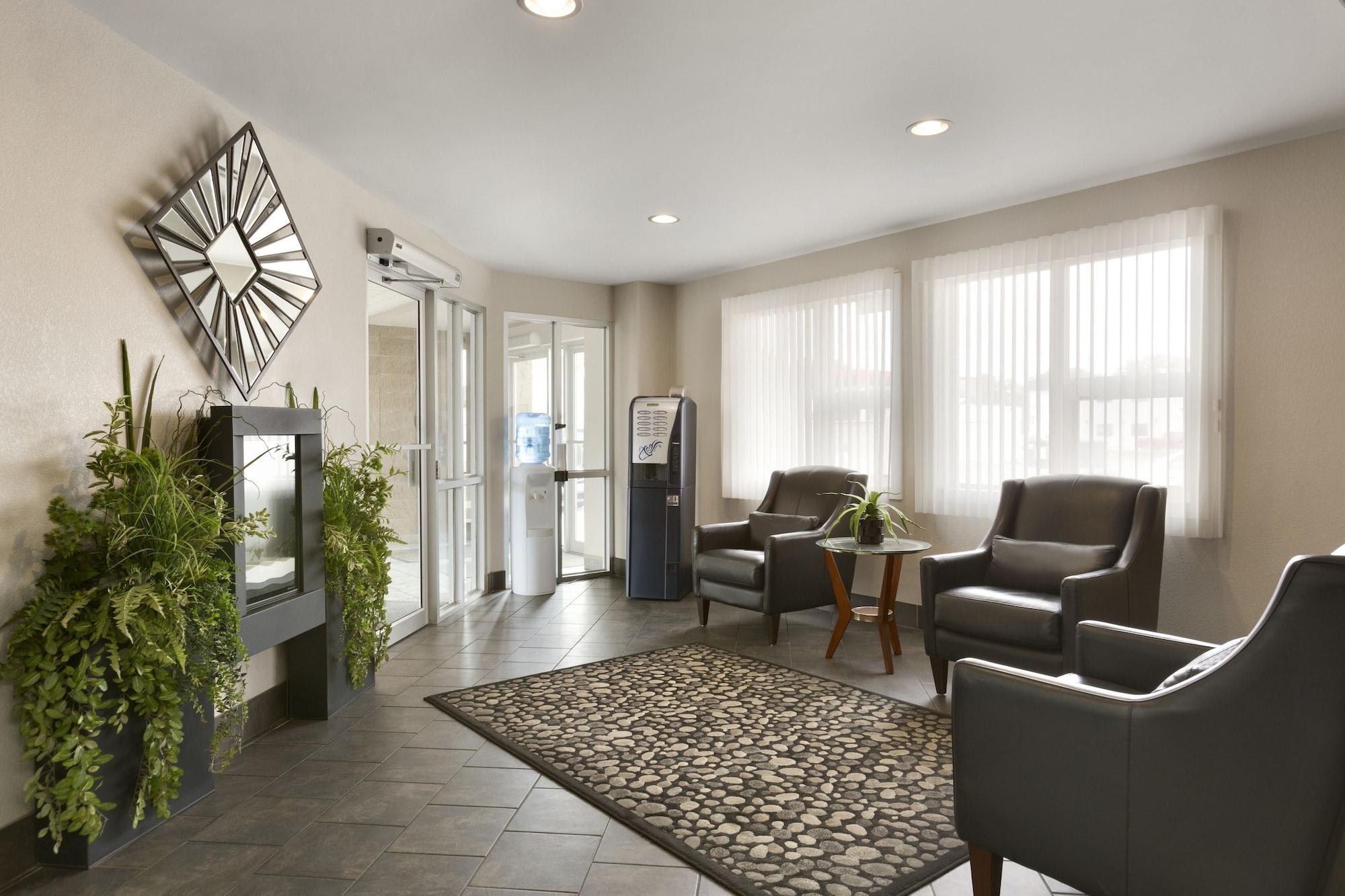 Colonial Square Inn & Suites Saskatoon Zewnętrze zdjęcie