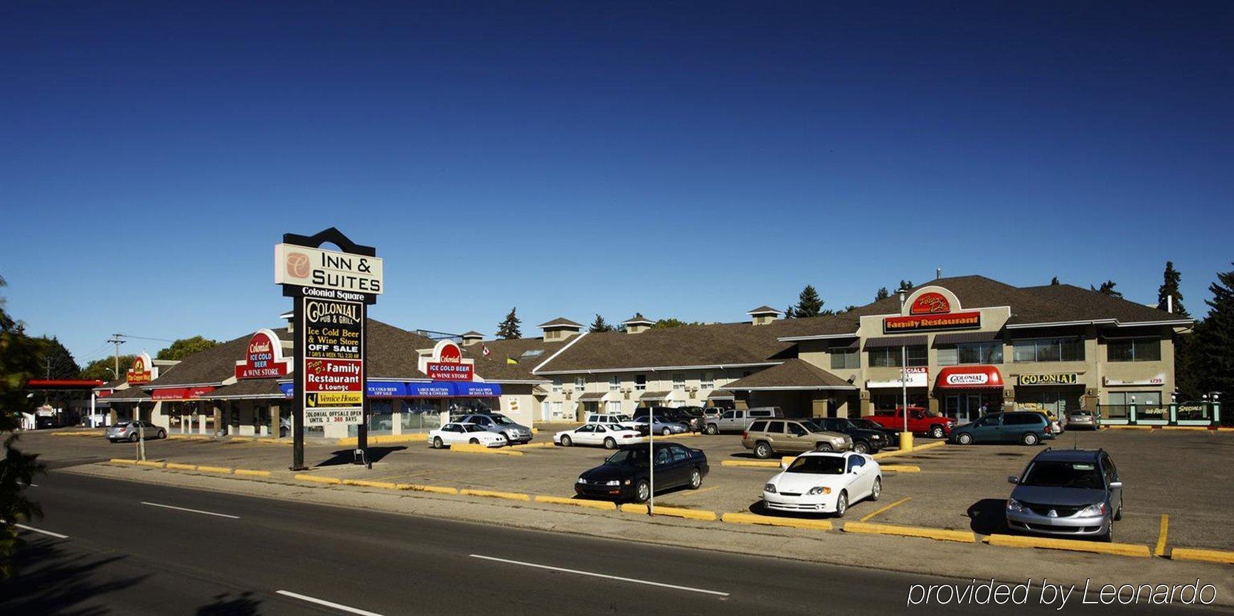Colonial Square Inn & Suites Saskatoon Zewnętrze zdjęcie