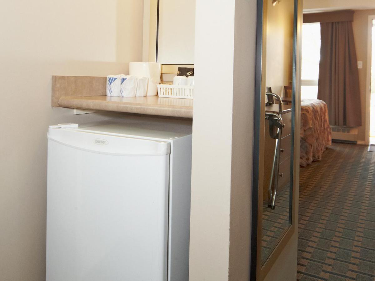 Colonial Square Inn & Suites Saskatoon Pokój zdjęcie